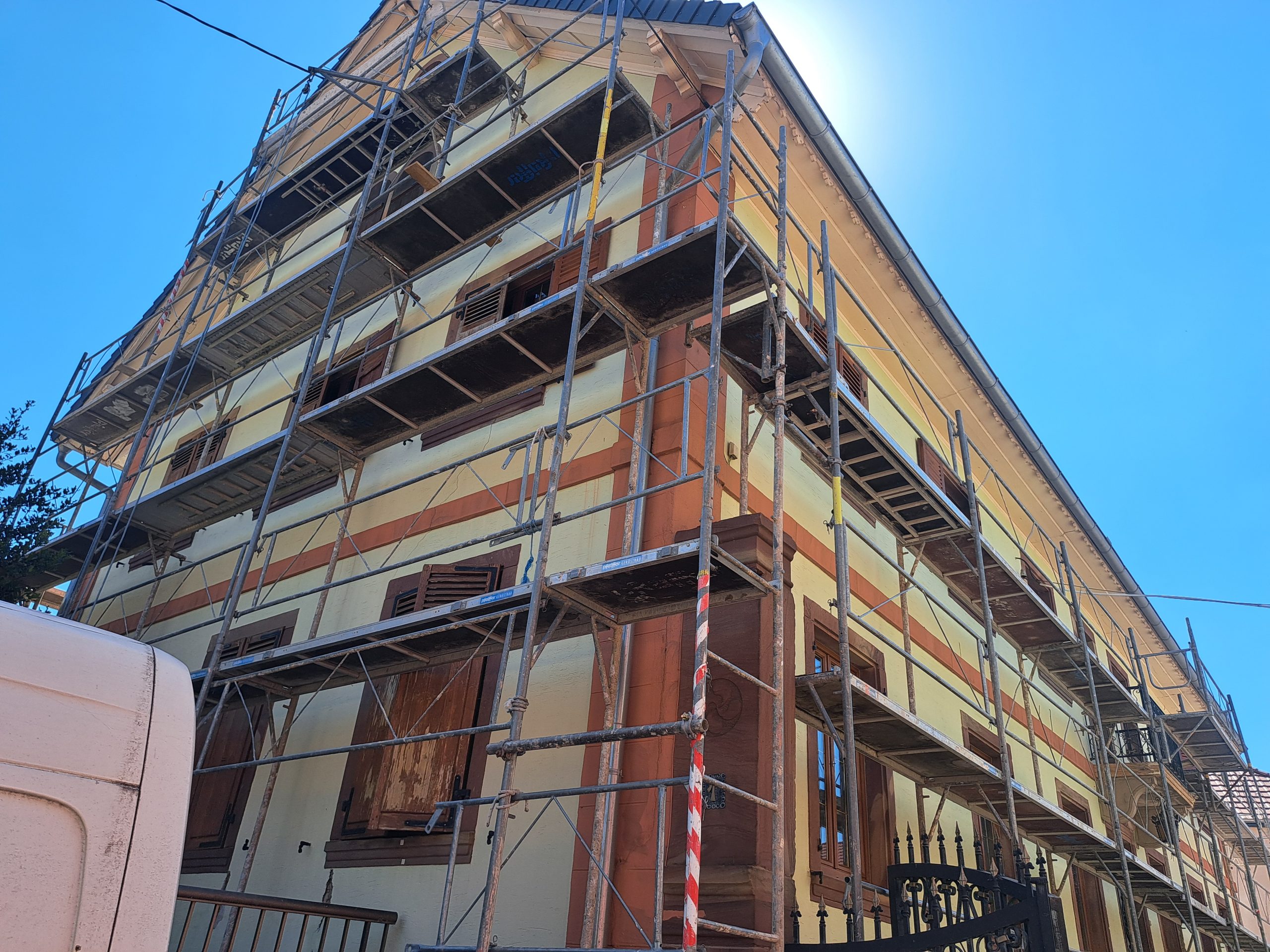 Échafaudage pour travaux de crépissage de façade à Donnenheim 67170