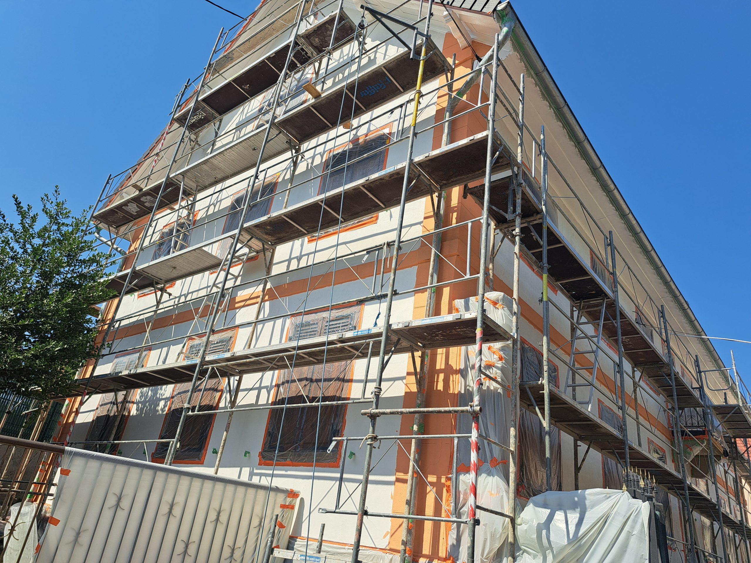 Isolation thermique extérieure d'une façade avec échafaudage à Donnenheim