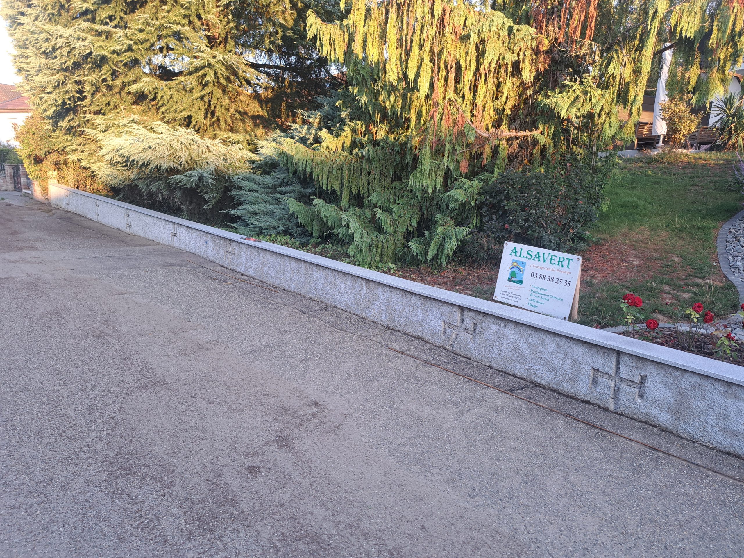 Vue globale de l'agrafage des fissures sur la façade à Mommenheim