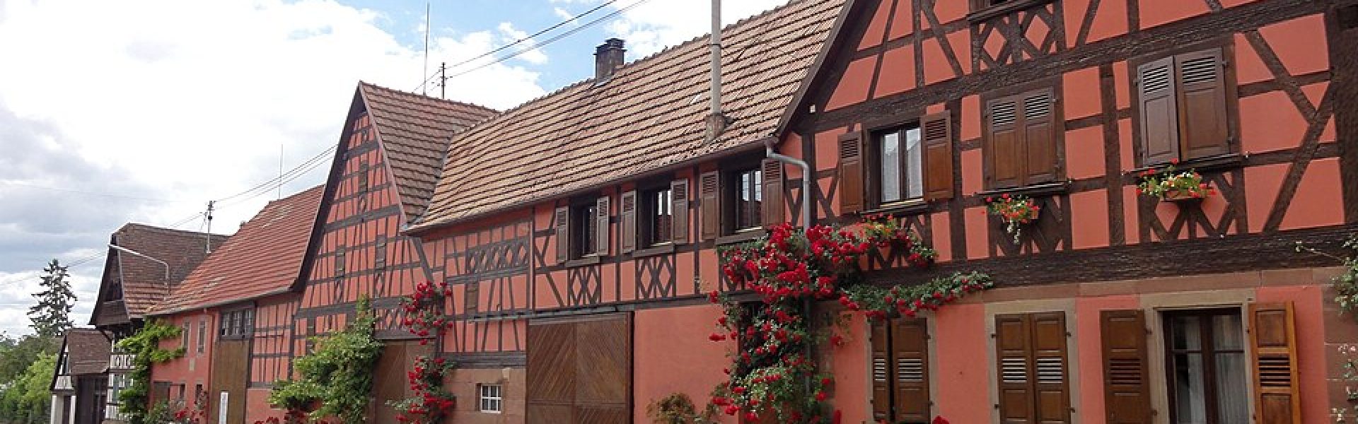 Mise en œuvre d'un ravalement avec crépi et isolation thermique par l'extérieur à Issenhausen 67330.